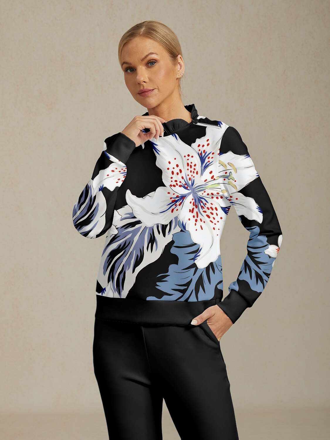 Botanical Energy Ruffle Collar Golf Sweatshirt