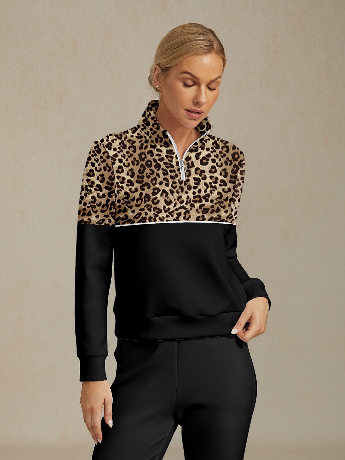 Wildlife Party Golf Sweatshirt