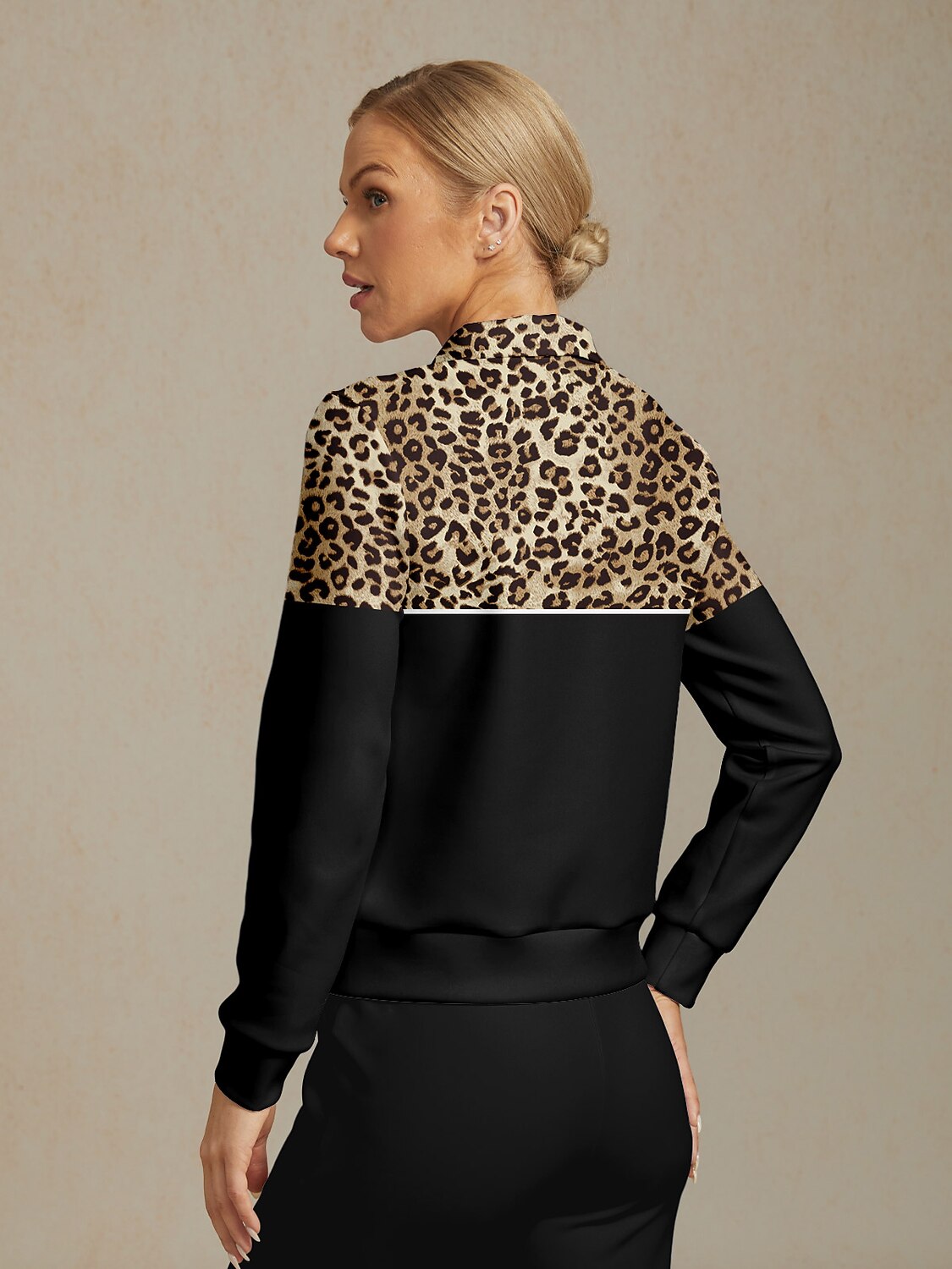 Wildlife Party Golf Sweatshirt