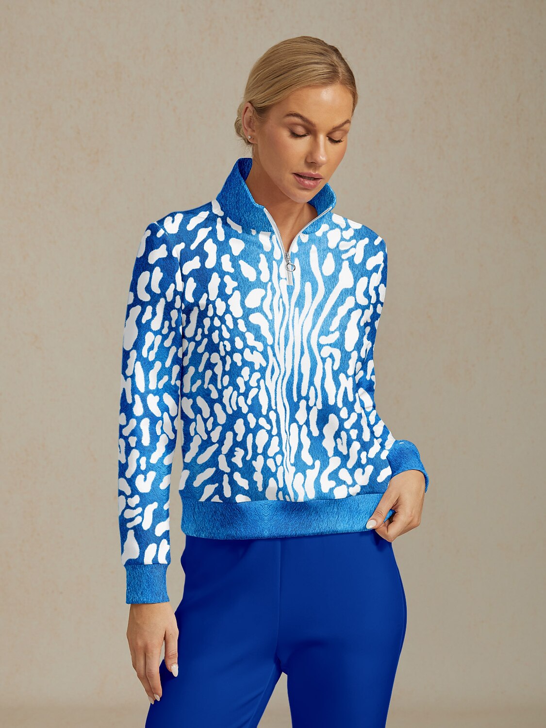 Wildlife Party Golf Sweatshirt